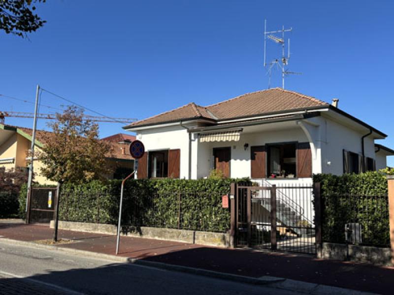 Luminosa villa singola Cernusco sul Naviglio