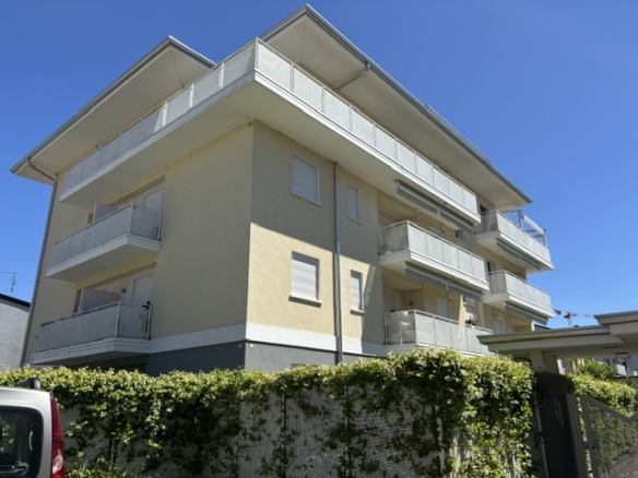 ULTIMO PIANO BELLISSIMO ATTICO CON TERRAZZO E BOX DOPPIO