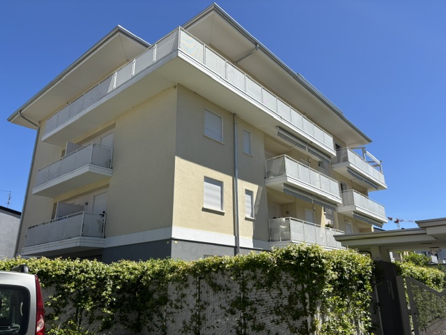 ULTIMO PIANO BELLISSIMO ATTICO CON TERRAZZO E BOX DOPPIO