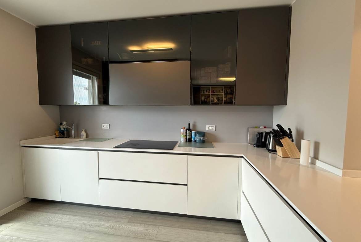 ULTIMO PIANO BELLISSIMO ATTICO CON TERRAZZO E BOX DOPPIO