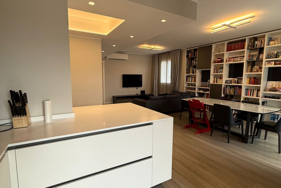 ULTIMO PIANO BELLISSIMO ATTICO CON TERRAZZO E BOX DOPPIO