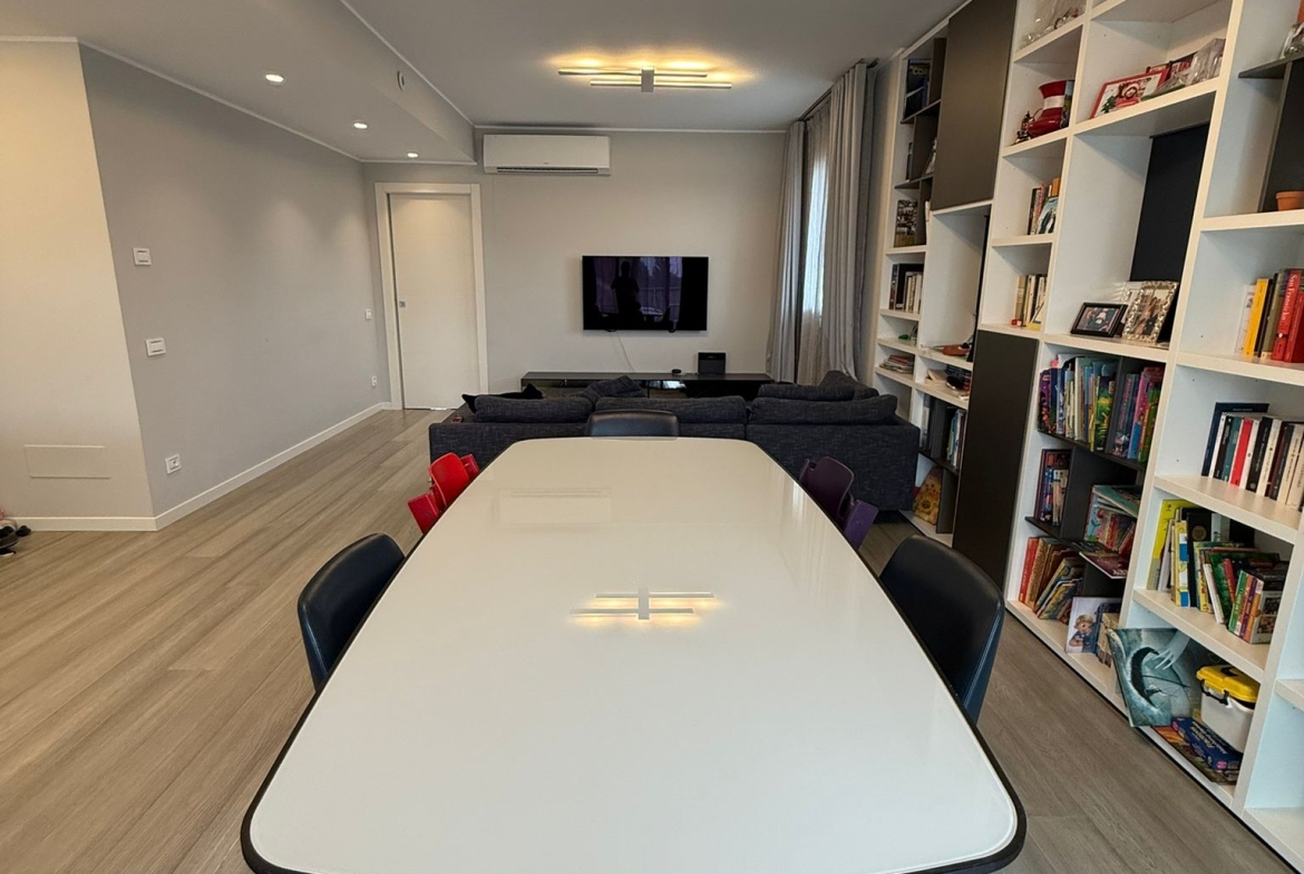 ULTIMO PIANO BELLISSIMO ATTICO CON TERRAZZO E BOX DOPPIO