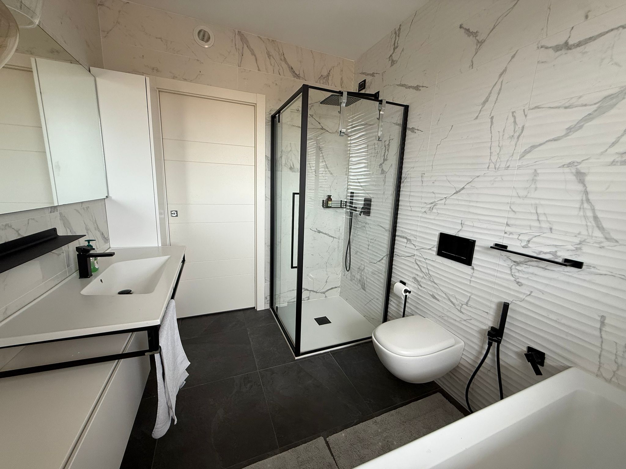 ULTIMO PIANO BELLISSIMO ATTICO CON TERRAZZO E BOX DOPPIO