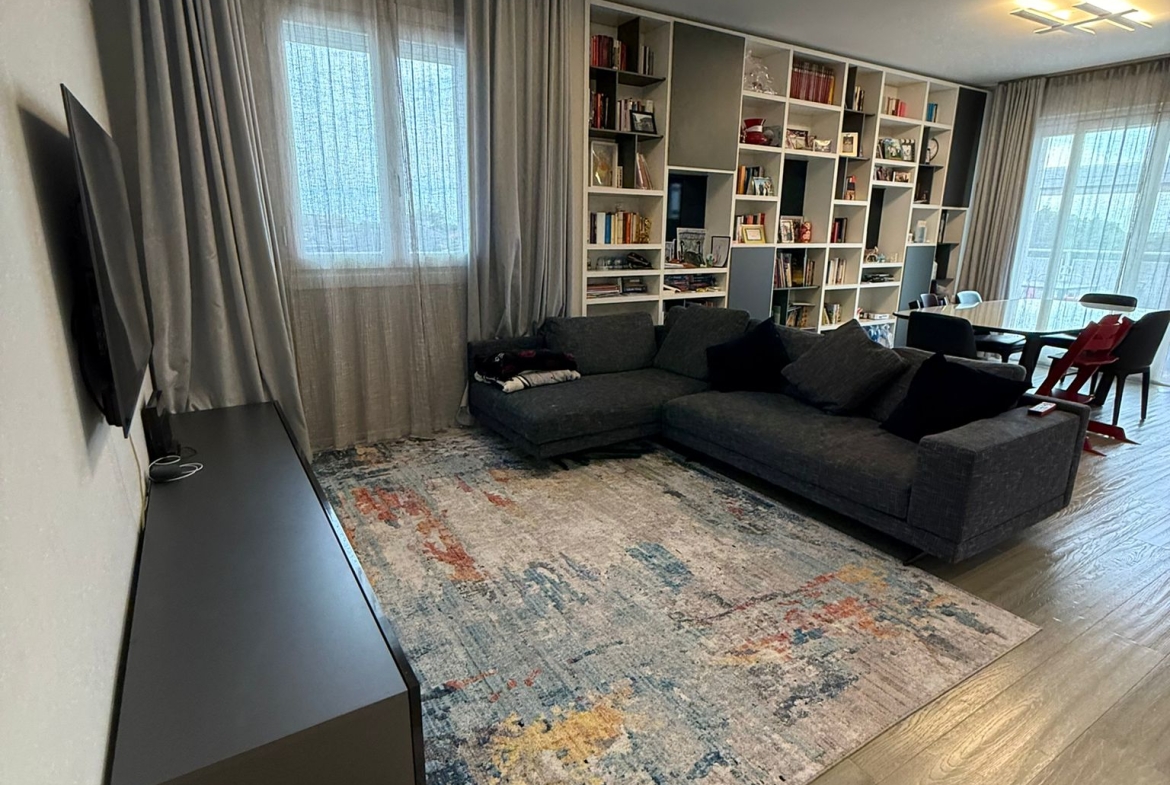 ULTIMO PIANO BELLISSIMO ATTICO CON TERRAZZO E BOX DOPPIO