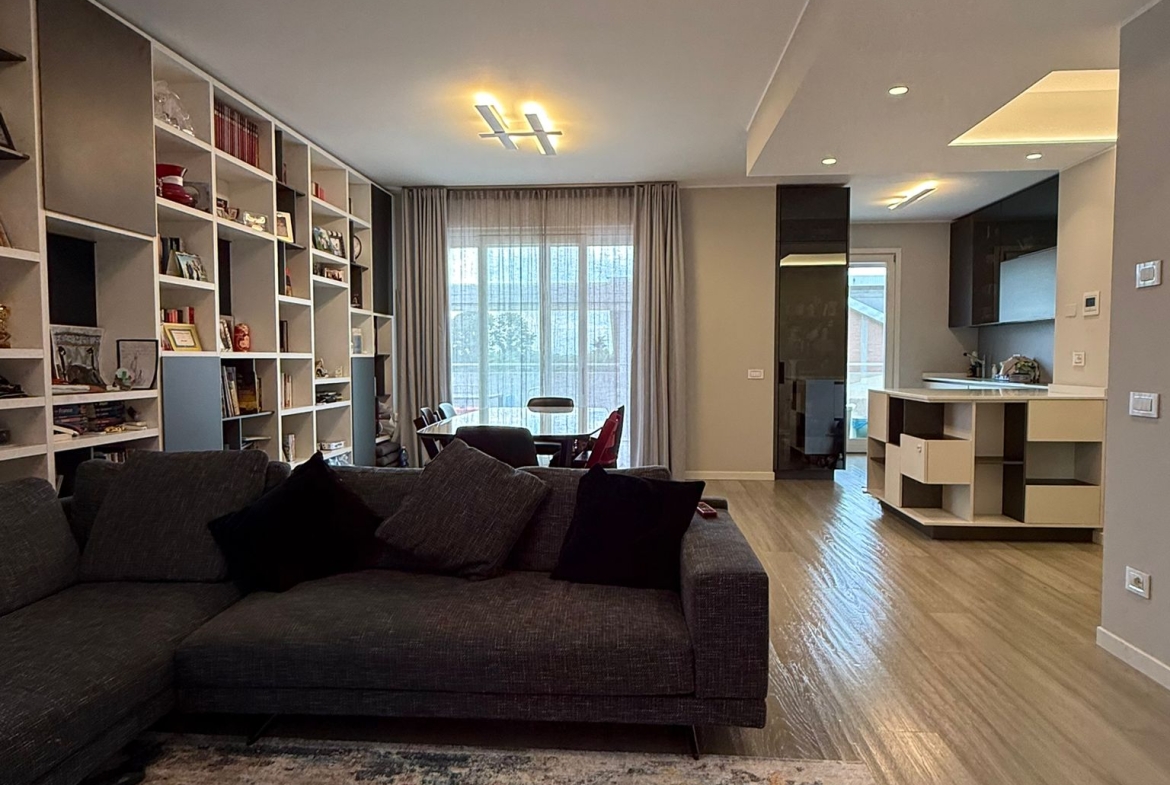 ULTIMO PIANO BELLISSIMO ATTICO CON TERRAZZO E BOX DOPPIO