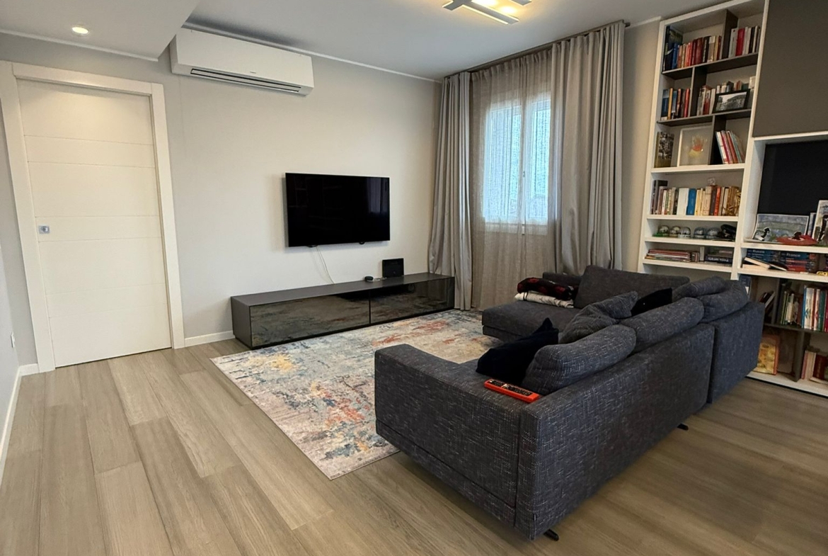 ULTIMO PIANO BELLISSIMO ATTICO CON TERRAZZO E BOX DOPPIO