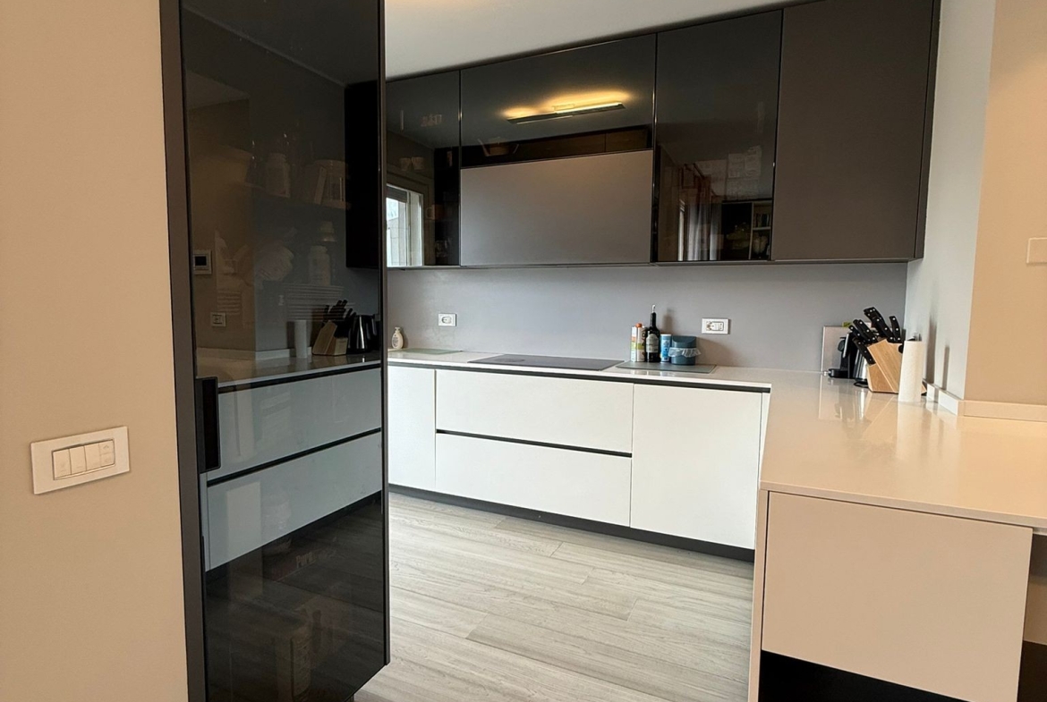 ULTIMO PIANO BELLISSIMO ATTICO CON TERRAZZO E BOX DOPPIO