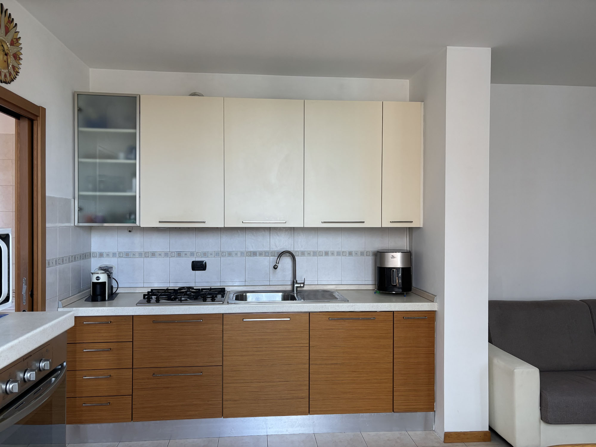 LUMINOSO MONOLOCALE CON SOPPALCO, CANTINA E BOX